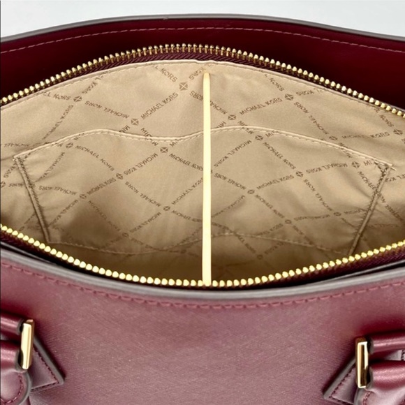 Michael Kors Large Hope Satchel and Wallet Set - Picture 4 of 11